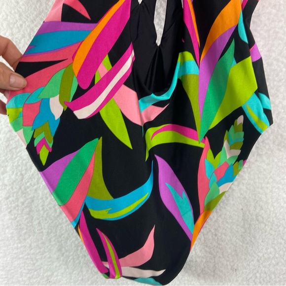 Trina Turk BIRDS OF PARADISE CUT MAILLOT. NWOT. Size 6 - Picture 13 of 15